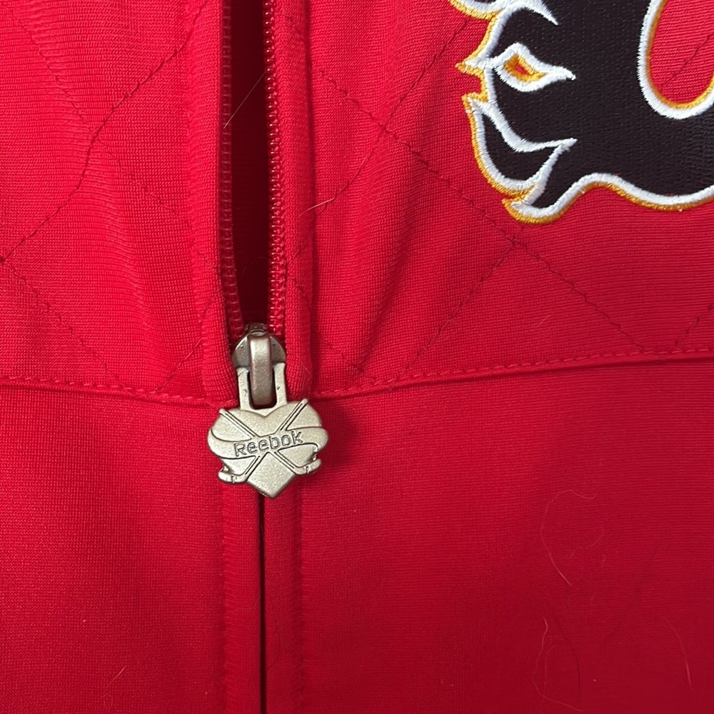 Calgary flames jacket - Picture 4 of 5